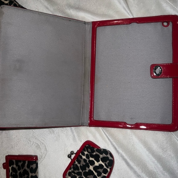 COACH 5 Piece…Purse..wallet..change bag..makeup bag..tablet case. Cheetah Print - Picture 4 of 15